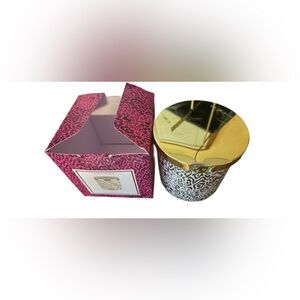 Lilly Pulitzer Candle NIB (lid slightly dented & box)